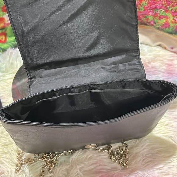 Versace Parfums Vintage Crossbody & Free Jewelry  light wear as she is Vintage - Picture 11 of 17